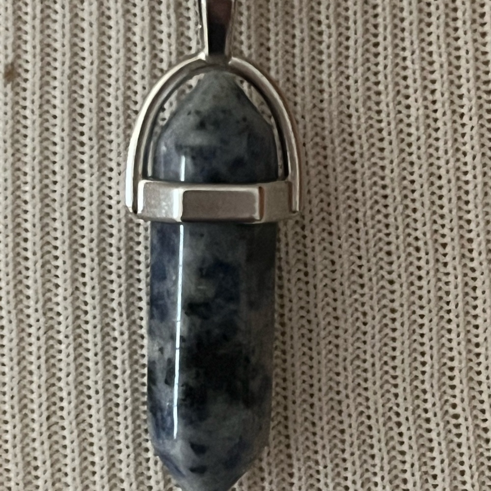 Crystal Pendant Necklace with leather necklace - Picture 7 of 9